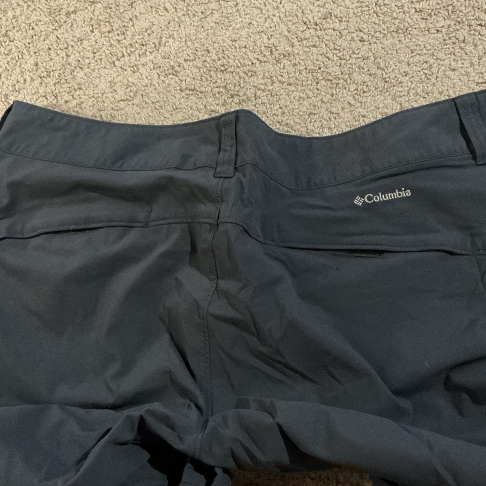 Columbia Omni Shade Hiking Capri Pants Gray Outdoor Gorpcore travel Size 16 - Picture 6 of 8